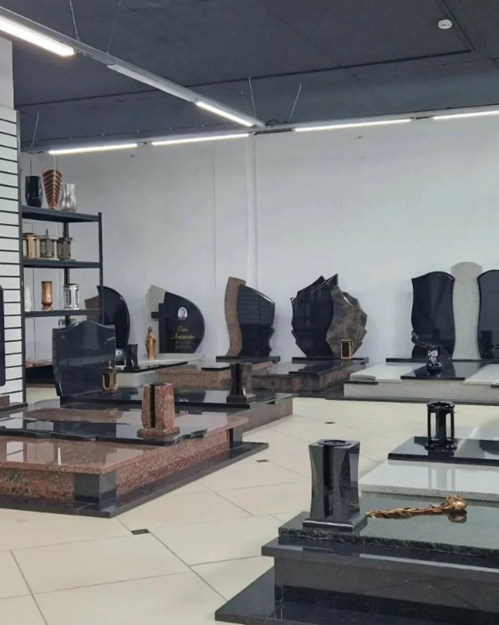 Памятник из гранита с гравировкой